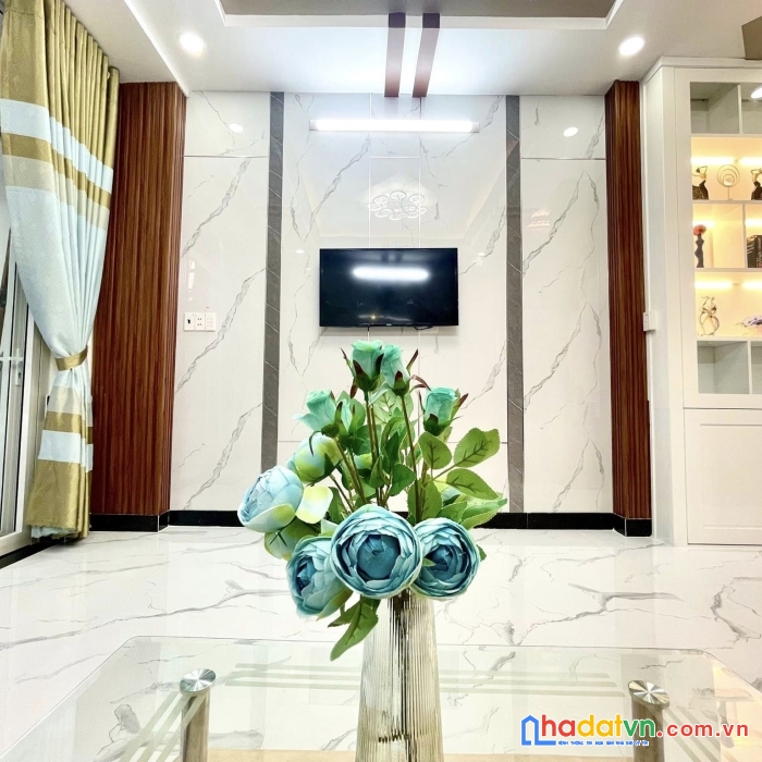 Nguyễn văn khối hxh 40m2 - 3 lầu  4pn 5wc giá chỉ 5.3 tỷ