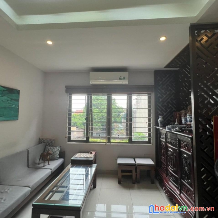 Bán nhà ngọc thụy long biên phân lô ô tô đỗ cửa, nhà đẹp.40m,5 tầng.