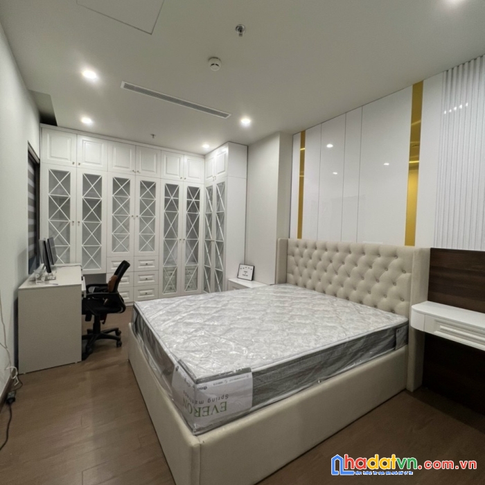 Cần bán nhanh căn hộ chung cư 90 nguyễn tuân, 2 ngủ, 71.22m, sđcc, có slot ô tô chỉ 3 tỷ
