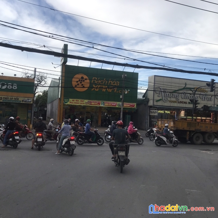 Lô góc 2 mặt tiền  đường nguyễn thị kiểu-quận 12  hạ 500 triệu chỉ còn 6.4 tỷ.