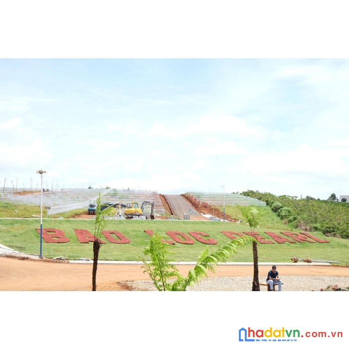 Biệt thự nghỉ dưỡng trung tâm chợ bảo lộc, đối diện hồ nam phương, sổ hồng sẵn