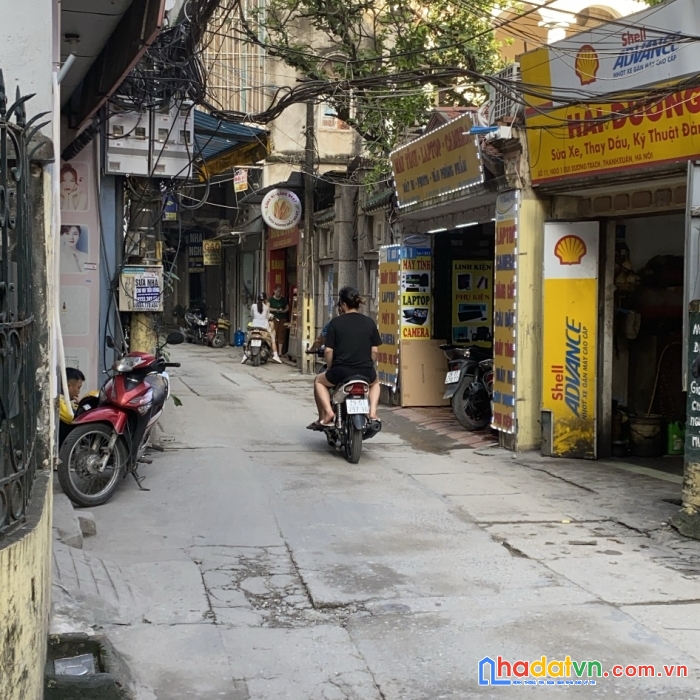 Chính chủ bán nhà lô góc thanh xuân ngõ ô tô