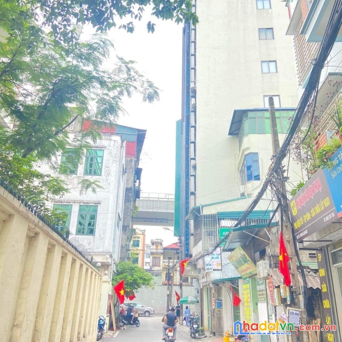 Bán nhà mặt ngõ 68 cầu giấy. dt 77m2 x 5t. giá bán nhỉnh 16 tỷ