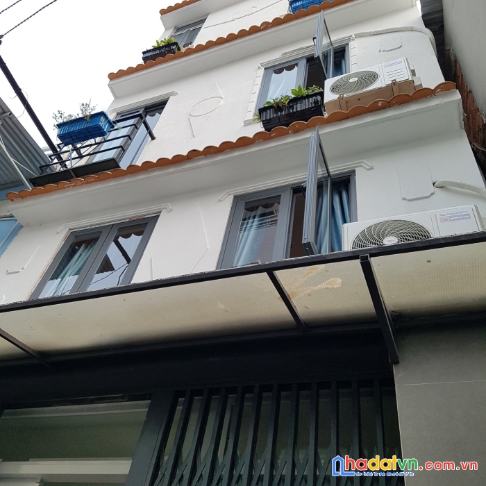 Nhà 1 sẹc, hẻm thông ba gác, 4 tầng btct, không lộ giới, dưới 5 tỷ