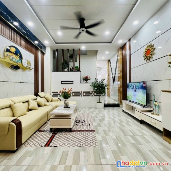 Nội thất đẹp, hẻm 4m, nhà phan đăng lưu, 4.5 x 15m, 3 lầu, 9.4 tỷ