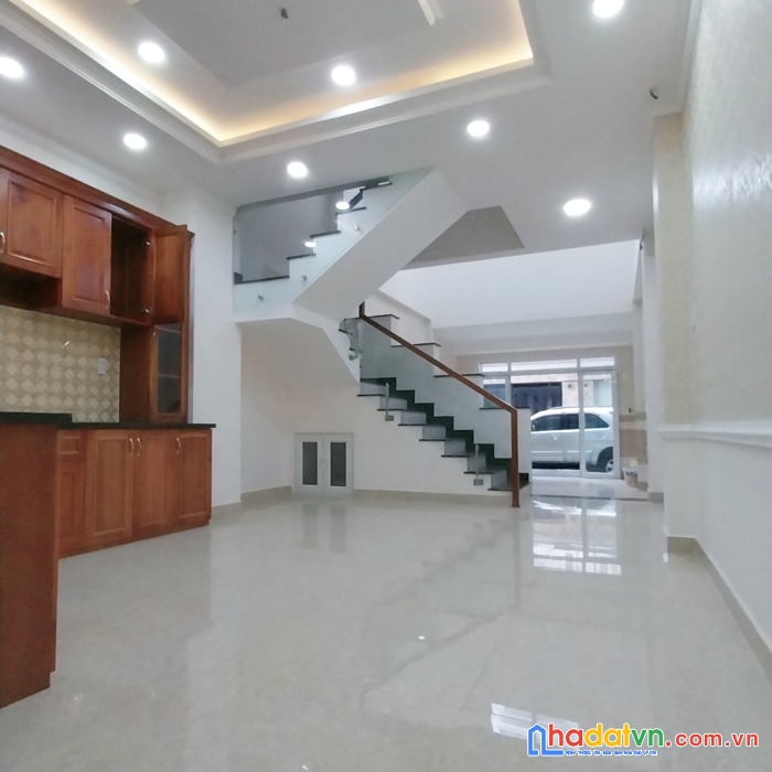 Bán nhà vừa ở vừa kinh doanh, 60m2, đường ql13 hbp, shr