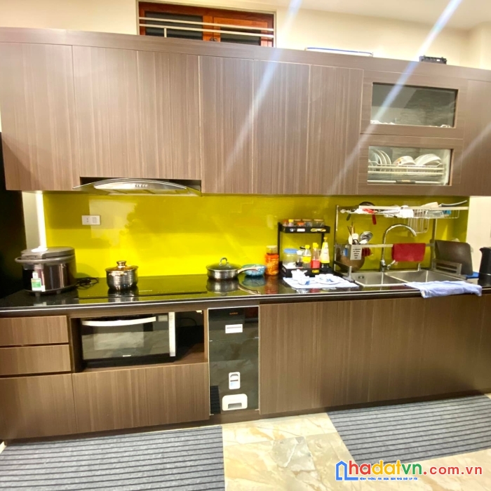 Bán nhà mặt phố nguyễn văn cừ, 6 tầng, thang máy, kinh doanh bất chấp.