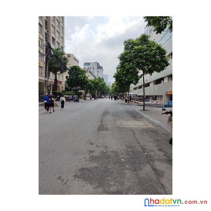 Nhà đẹp xuân thủy, ngõ to như phố, 42m2, 6.x tỷ