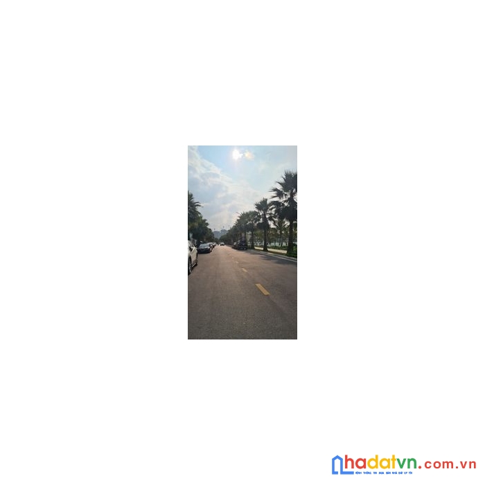 Mặt phố-lô góc - vỉa hè đá bóng-kinh doanh phố nguyễn văn cừ 63m2 giá 19 tỷ