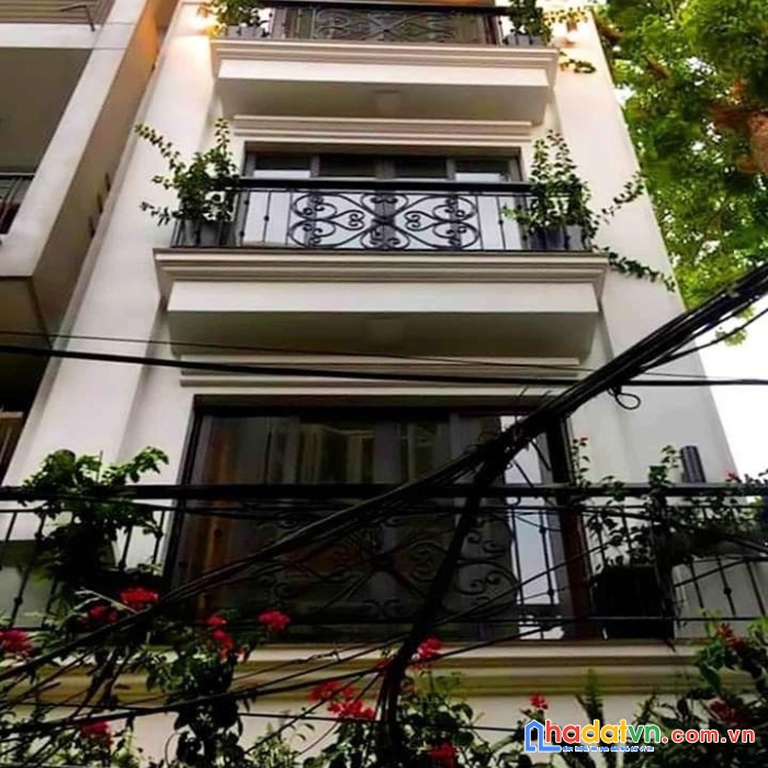 Bán nhà ngõ 225  quan hoa cầu giấy- 40m- chỉ 4 tỷ- cách ô tô 30m