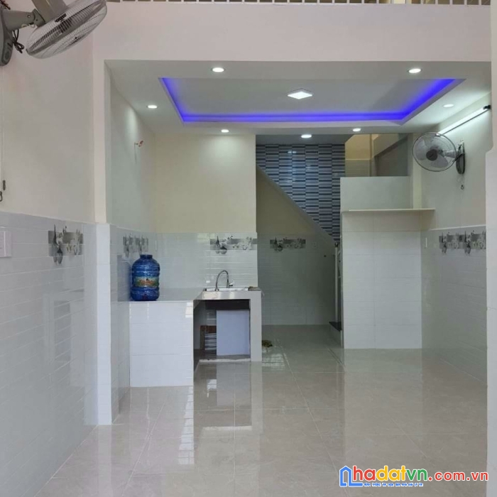 Bán nhà 2 lầu hương lộ 3 bình tân gần aeon, dt 30mv; 3.8x8; chỉ 2.15 tỷ