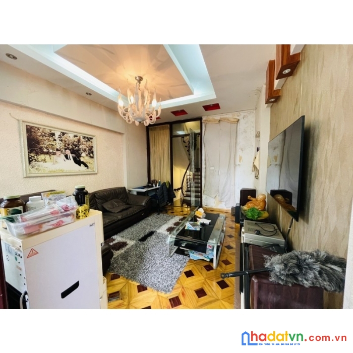 Gara 7 chỗ ô tô tránh cuối phố ngọc lâm quận long biên 60m chỉ hơn 4 tỷ