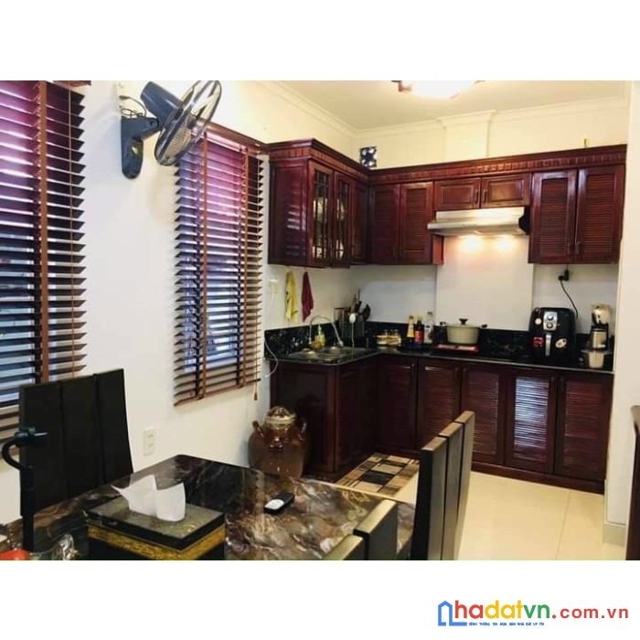 Bán nhà xinh phố lê lợi:
ngõ 389 lê lợi rộng ~4-5m; (chu văn an ngoặt lên ngã 4 trại lính tiện