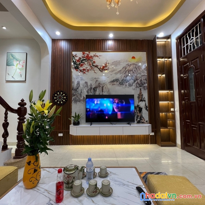 Bán gấp nhà hào nam để chuyển công tác. tặng nội thất xịn