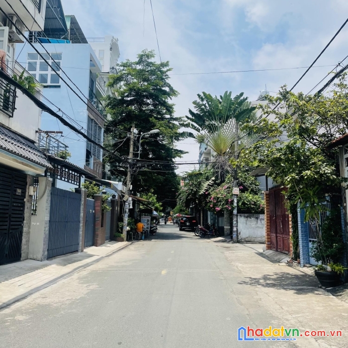 Bán nhà cạnh chợ an nhơn ngang 5 dài 17m , hẻm xe hơi 1 trục như căn mặt tiền- kinh doanh đỉnh-