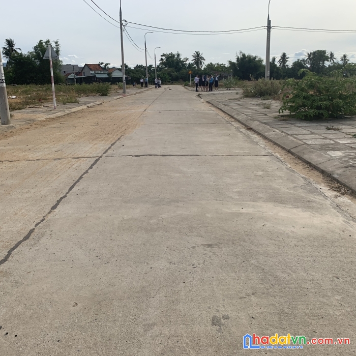 Đất nền sổ đỏ tọa lạc phố hành chính đông hòa, phú yên - ngay sân bay quốc tế tuy hòa. 

giá đợt