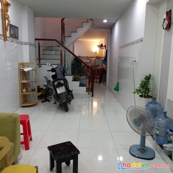 Nhà bình tân, hương lộ 2, 60m2, hẻm xe hơi, 3 tầng, 4pn giá 4.5 tỷ