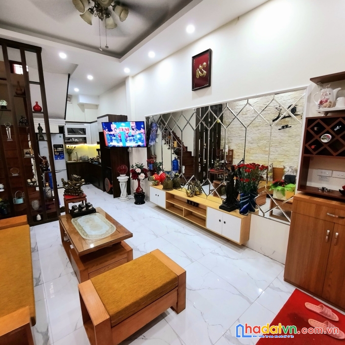 Cần bán nhà gấp chính kinh: 54m2, ngõ rộng thoáng sáng, vị trí đẹp xuất sắc, chỉ nhích 5tỷ.