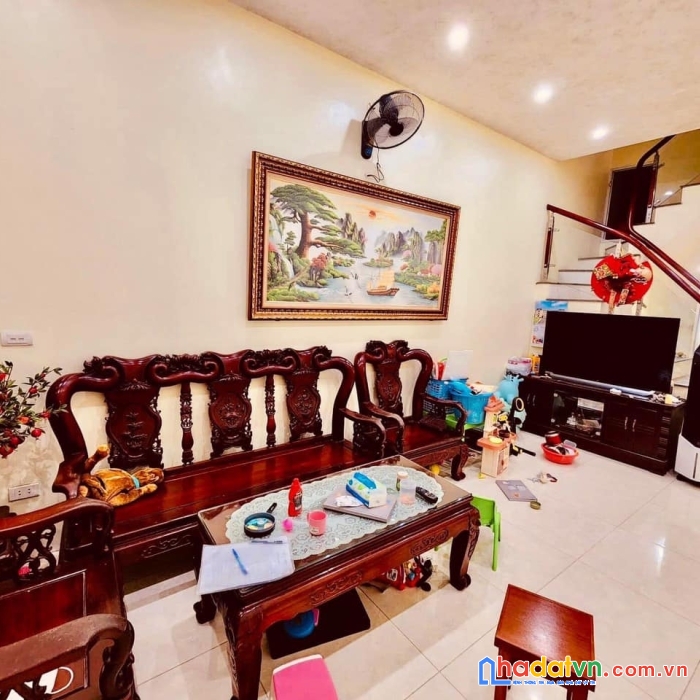 Bán nhà đường láng mới đẹp - ô tô đỗ cửa 38m2 chỉ 4.95 tỷ (có tl)