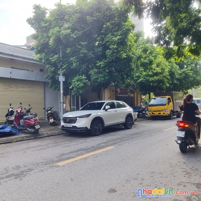 Nhà phố sài đồng, một mặt ngõ ô tô, vỉa hè rộng, kinh doanh, văn phòng.