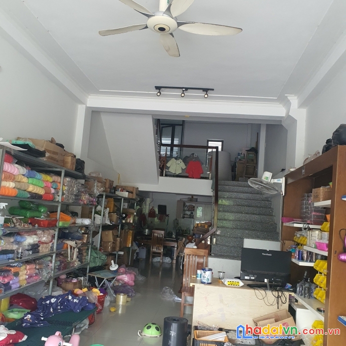 Chính chủ cần bán nhanh căn nhà 3,5 tầng tại mặt đường nguyễn trãi- tp thái bình.