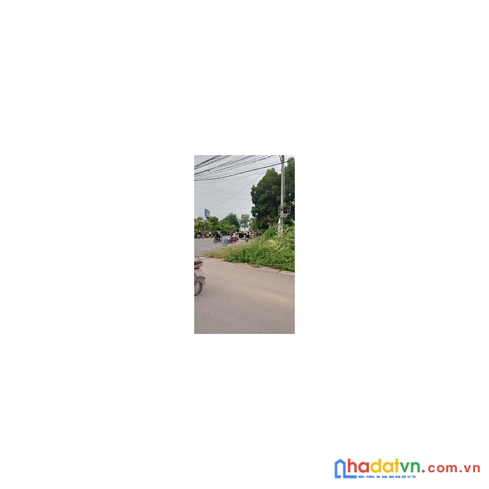 Hot hot hot bán nhanh lô đất tặng nhà mới xây thích hợp kinh doanh buốn bán
