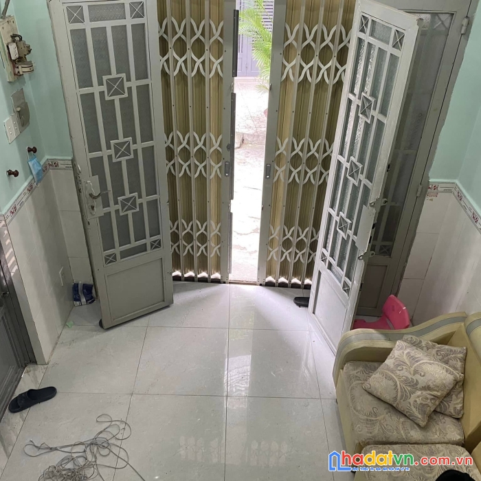 Bán nhà tân bình, ni sư huỳnh liên - hẻm xe hơi - 3 tầng - nhỉnh 3 tỷ.