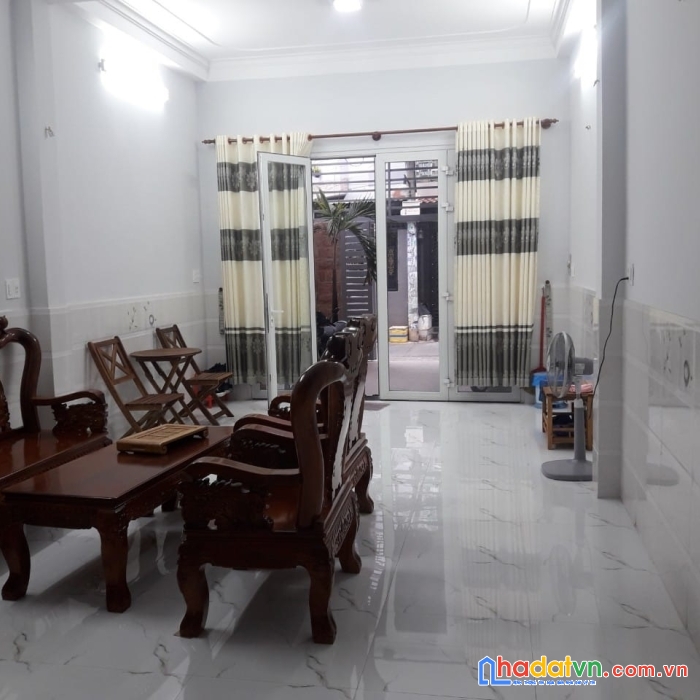 Bán nhà tân phú, ngay chợ vải phú thọ hòa , hẻm xe hơi - 3 tầng - dt 4 x 20 - nhỉnh 8 tỷ.
