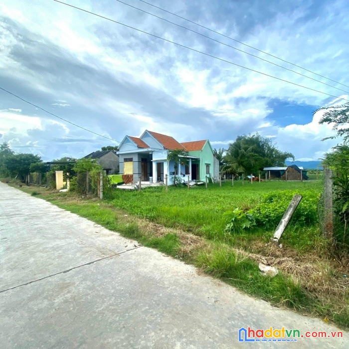 Bán gấp đất thổ cư ninh điền, ninh thọ ngang 10m, đường qh 20m có thể tách được 2 lô