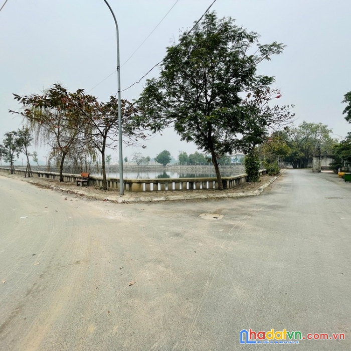 Bán đất tiên hội, đông hội. ngay cạnh hồ thoáng mát, 100m ra khu vinhomes cổ loa, ql3, cầu tứ liên