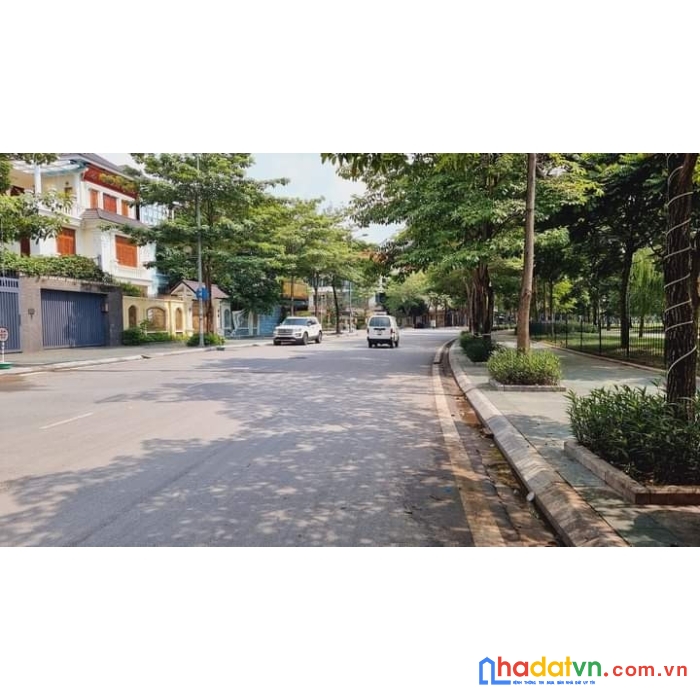 Khu quần thể toàn biết thự cao cấp - thành phố giao lưu - gần hồ - vị trí đẹp - an sinh đỉnh