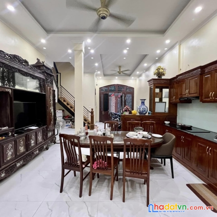 Bán nhà phố tản đà - tô hiệu, ngõ thông, 2 mặt thoáng, ô tô, 70m2x 3t, giá 6 tỷ