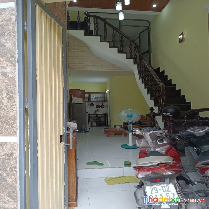 Bán nhà tăng bạt hổ  - view vườn hoa. 20m x 5 tầng. 3 tỷ có thương lượng