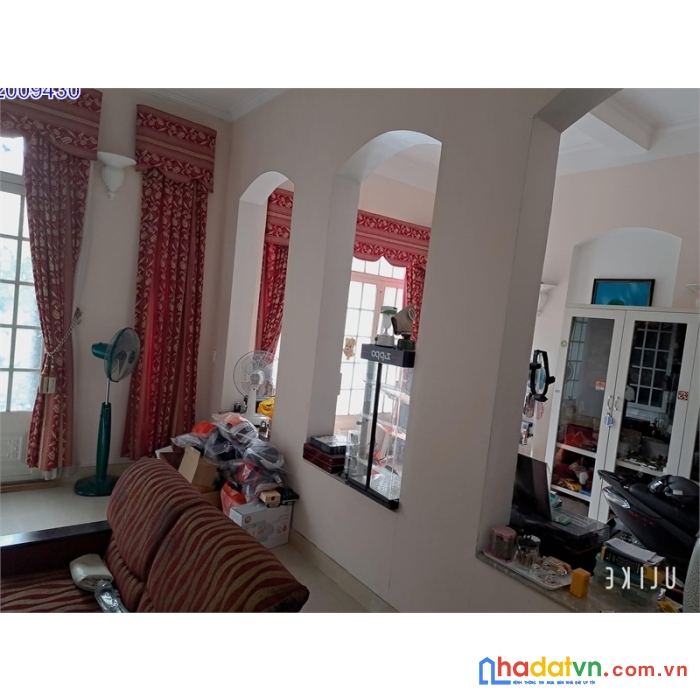 Kẹt tiền gấp bánbiệt  thự ngang 8 x18m - dân trí cao - an ninh -quận 7 . chỉ 17.9 tỷ
