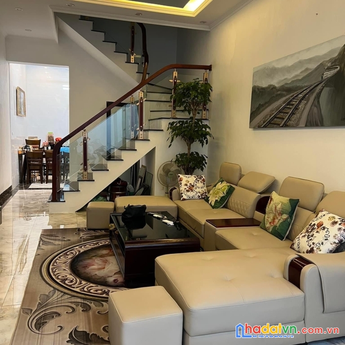 Bán nhà cầu giấy 53m 5 tầng chỉ 4.5 tỷ - nhà mới đẹp ở luôn - gần phố ngõ rộng thoáng
