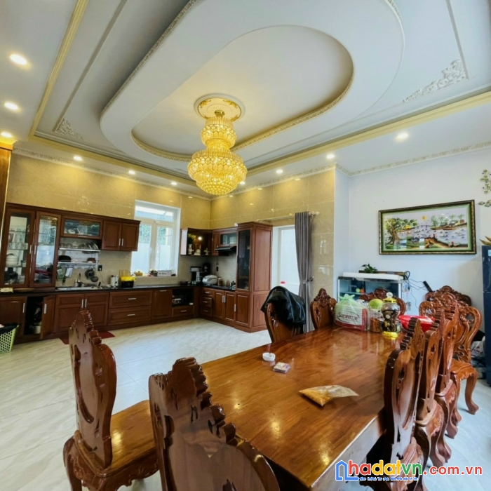 Cần bán căn biệt thự nghỉ dưỡng ở phường 9, tp. đà lạt, giá 12,5 tỷ