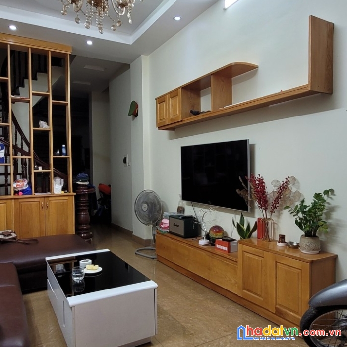 Chủ cần bán nhà bà triệu hà đông, nhà đẹp giá tốt, 50m2x5t, mt5m chỉ 6.2 tỷ