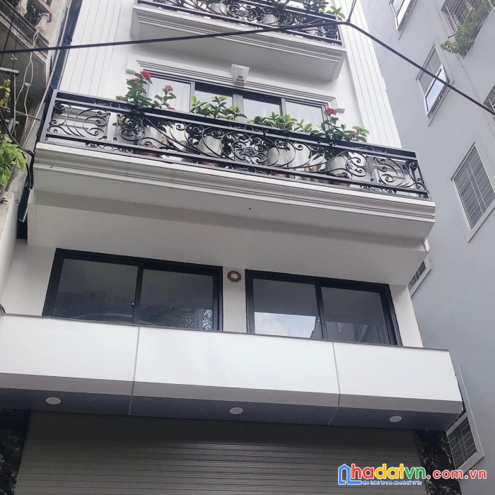 Bán nhà phân lô vip  trần cung cầu giấy 50m vỉa hè hai ô tô tránh- hai mặt ngõ- 5.9 tỷ cực hiếm