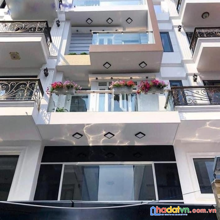 Phân lô vip 203 hoàng quốc việt cầu giấy- 9 tỷ- 7 tầng thang máy- cách phố 40m