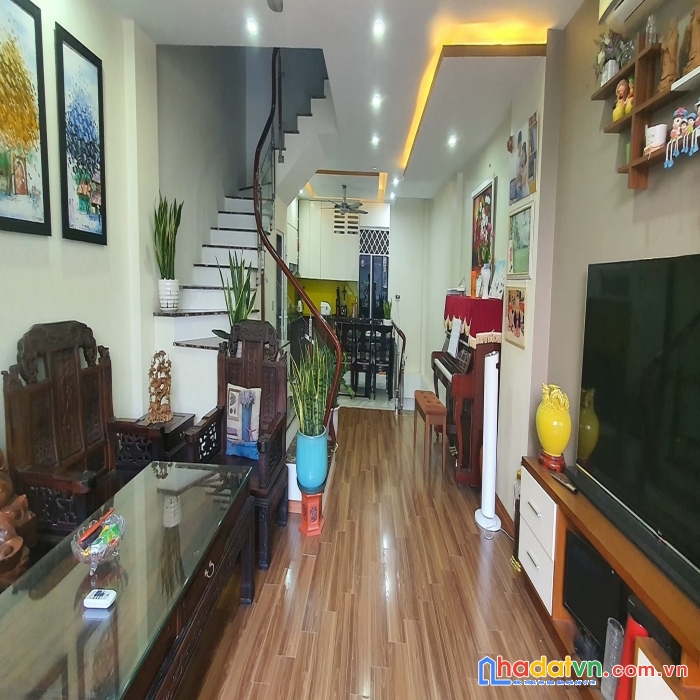 Bán nhà ngõ 159 phùng khoang. nhà đẹp, vài bước ra ô tô. 40m2 có 4 ngủ chỉ 4.1 tỷ.