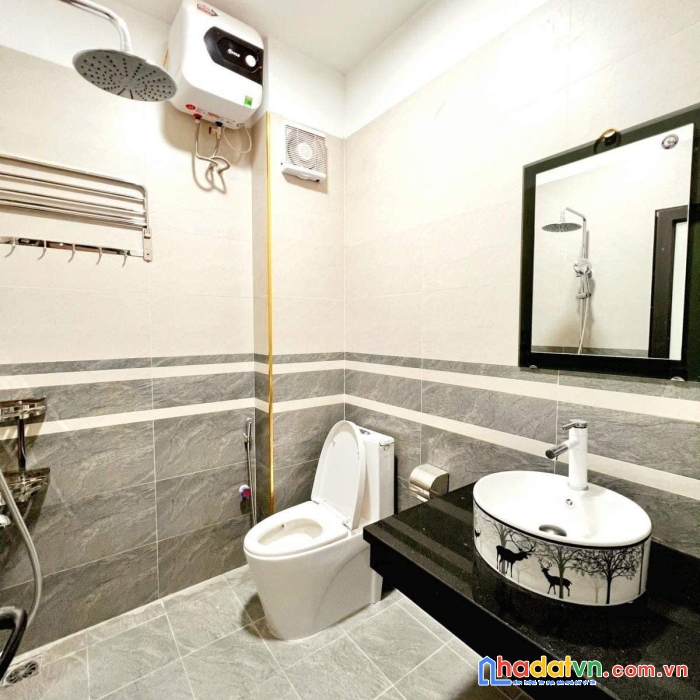 Bán nhà phố giáp bát: 48m2, 5 tầng, 4 ngủ, mt 4m, 3.9 tỷ, lô góc, ngõ 3 gác, gần giải phóng.