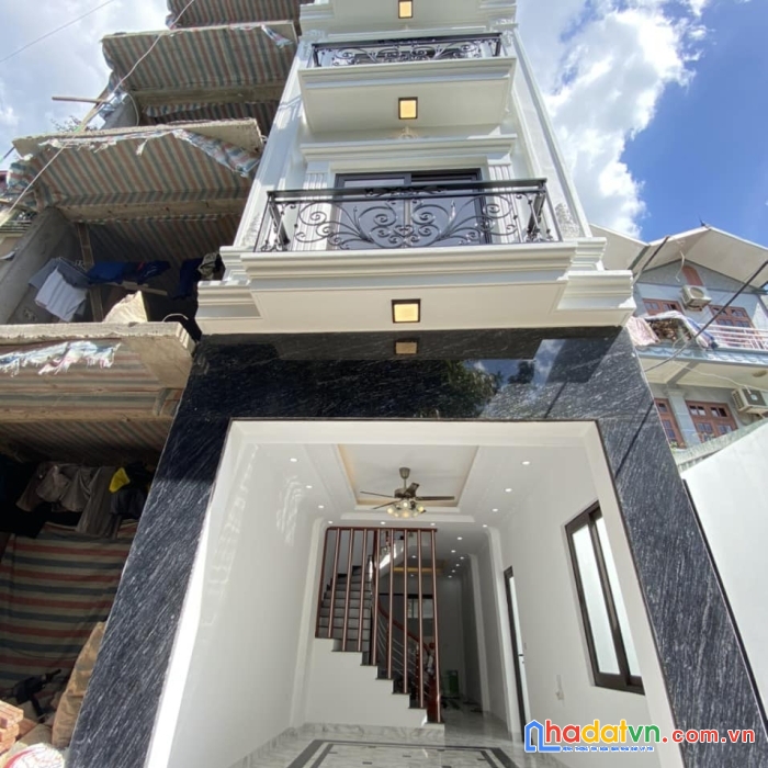 Bán nhà cổ linh -long biên 55m2 oto vào nhà , 5pn chỉ có 6.x tỷ (x nhỏ )