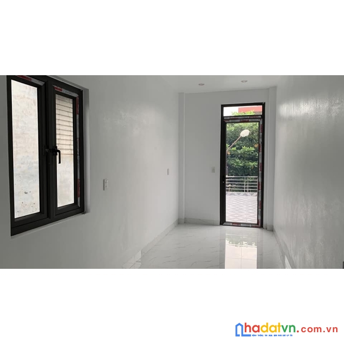 * chính chủ bán nhà 3 tầng xây mới mặt đường an ninh- trung tâm tp hải dương.