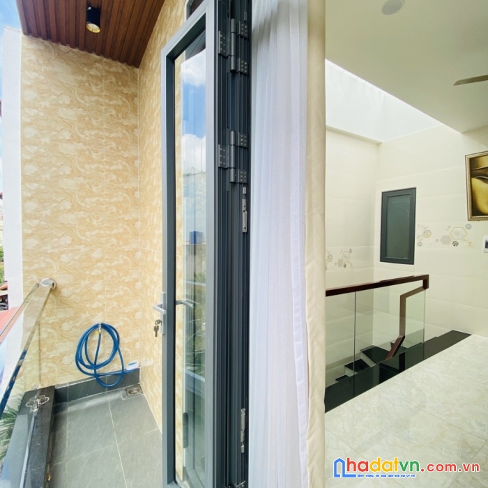 Bán nhà hxh phạm văn bạch tân bình mới đẹp hẻm thông kinh doanh tốt.