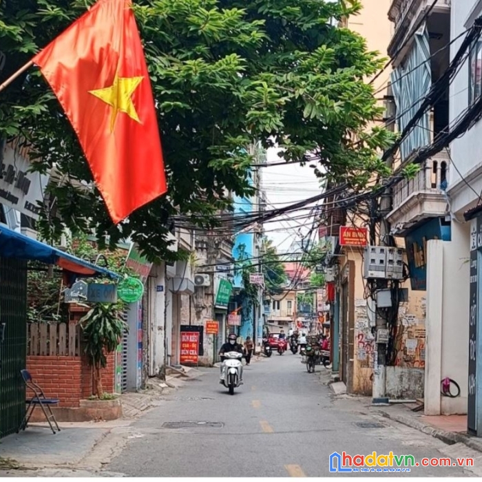Bán nhà mặt phố bồ đề.kinh doanh 5p qua bồ hồ.50mx5 tầng 6.8 tỷ