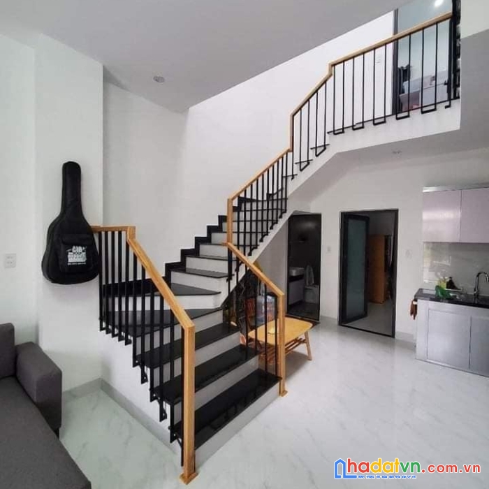 Bán nhanh nhà ngõ thịnh quang ngã tư sở  5.2 tỷ, ô tô đỗ cửa, 5 tầng, 6 phòng ngủ