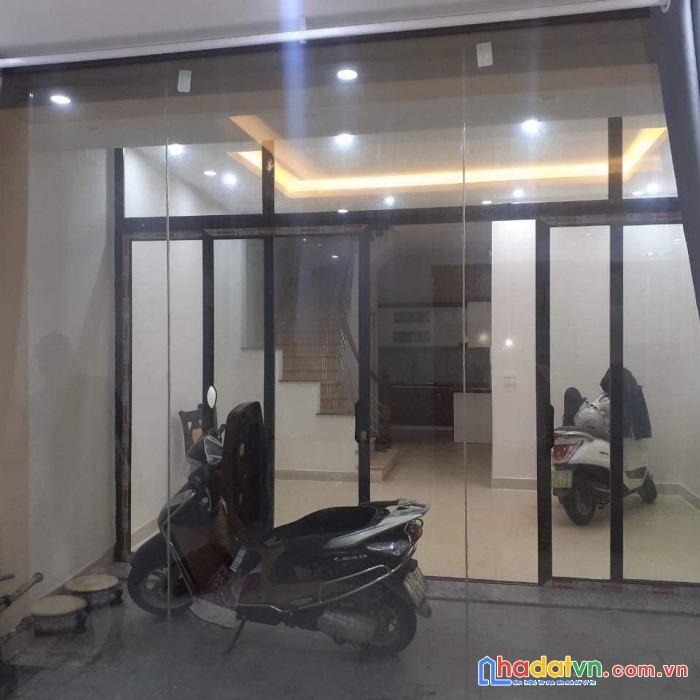 Chính chủ cần bán gấp nhà 5 tầng mới tại bồ đề - long biên - hà nội