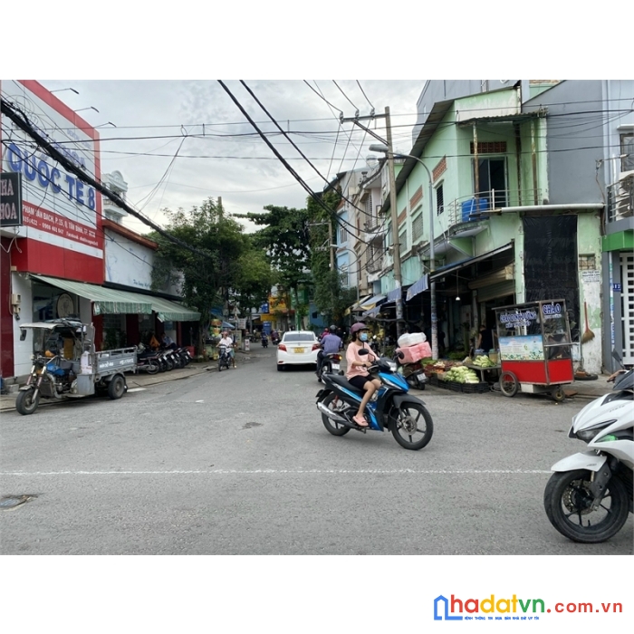 Bán nhà  hẻm 6m cống lở, tân bình 3tầng, 69m2, 5 tỷ 8