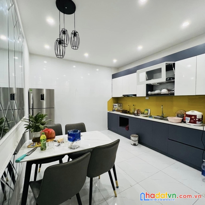 Bán nhà phố hoàng văn thái, nhà dân xây đẹp về ở ngay 68m 5t giá 17,4 tỷ, 2 thoáng, mặt tiền rộng,