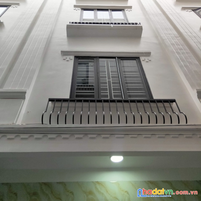 Siêu phẩm 4 tầng mặt ngõ 304 lũng đông oto đỗ cửa